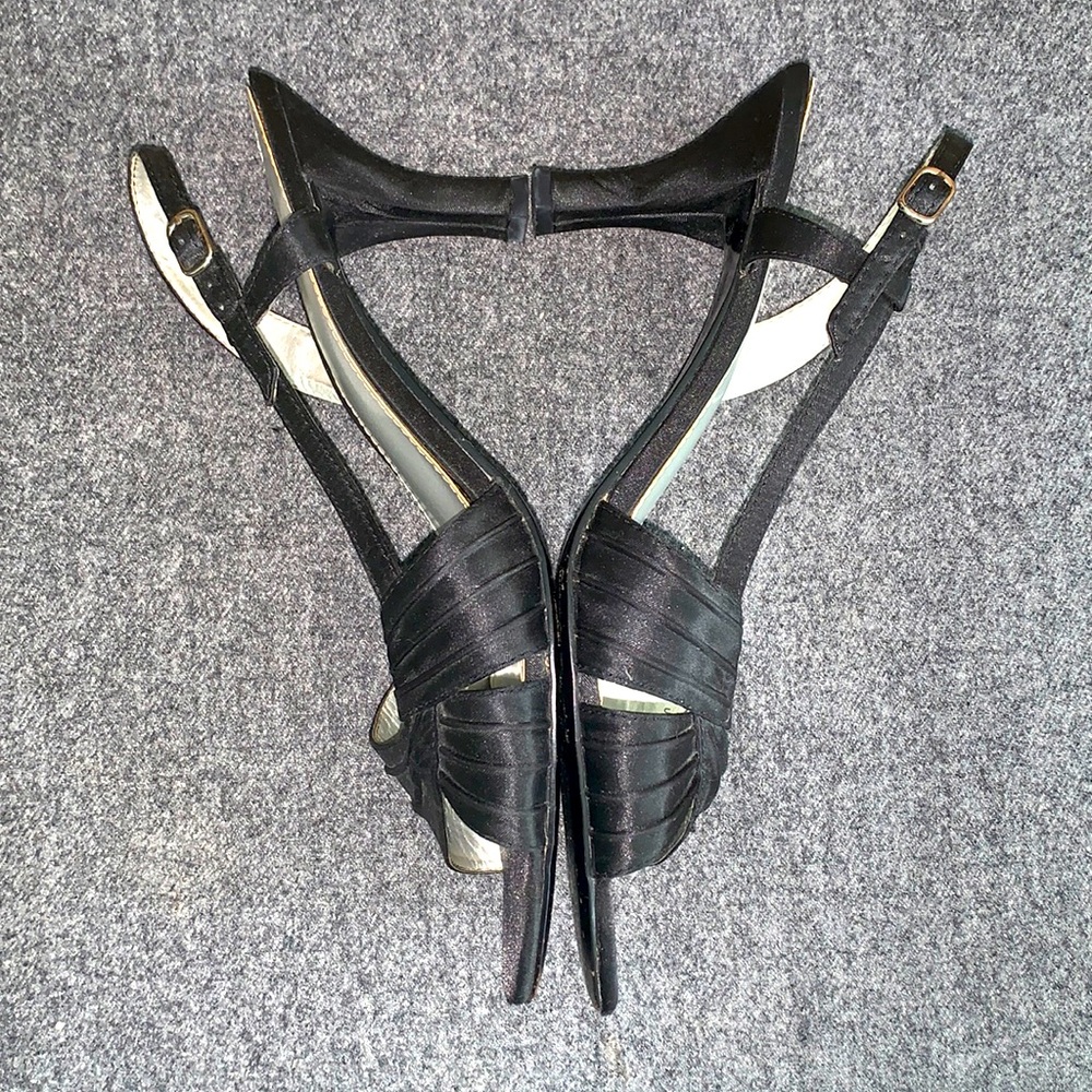 9.5M Liz Claiborne black satin slingbacks